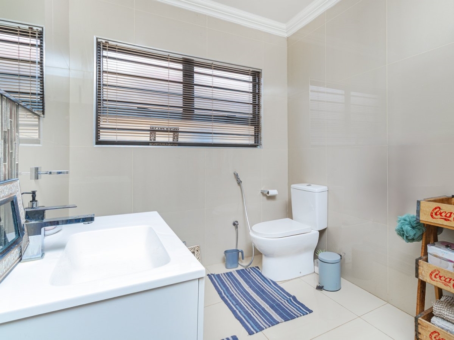  Bedroom Property for Sale in Lenasia Ext 5 Gauteng