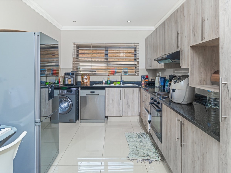  Bedroom Property for Sale in Lenasia Ext 5 Gauteng