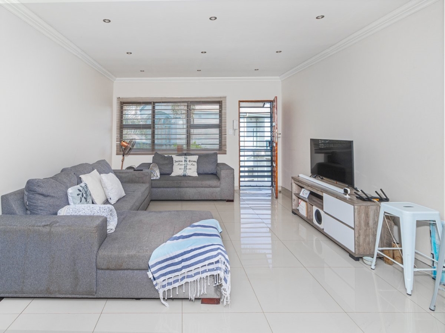  Bedroom Property for Sale in Lenasia Ext 5 Gauteng