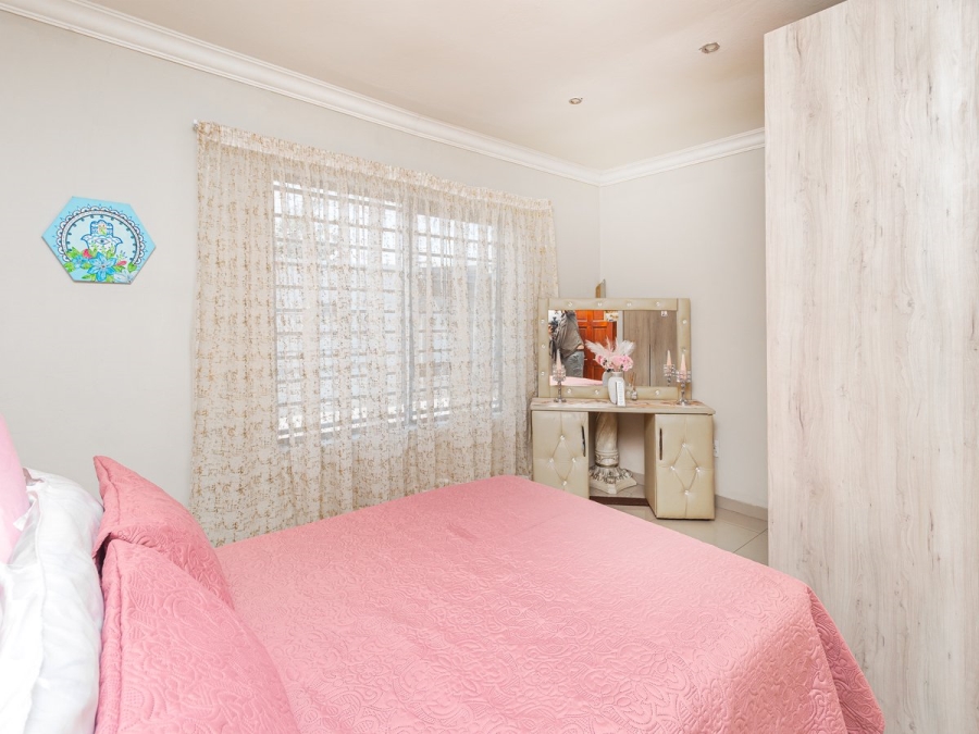  Bedroom Property for Sale in Lenasia Ext 5 Gauteng