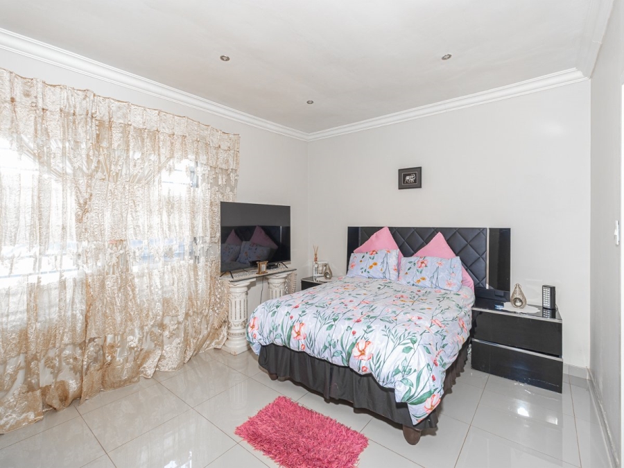  Bedroom Property for Sale in Lenasia Ext 5 Gauteng