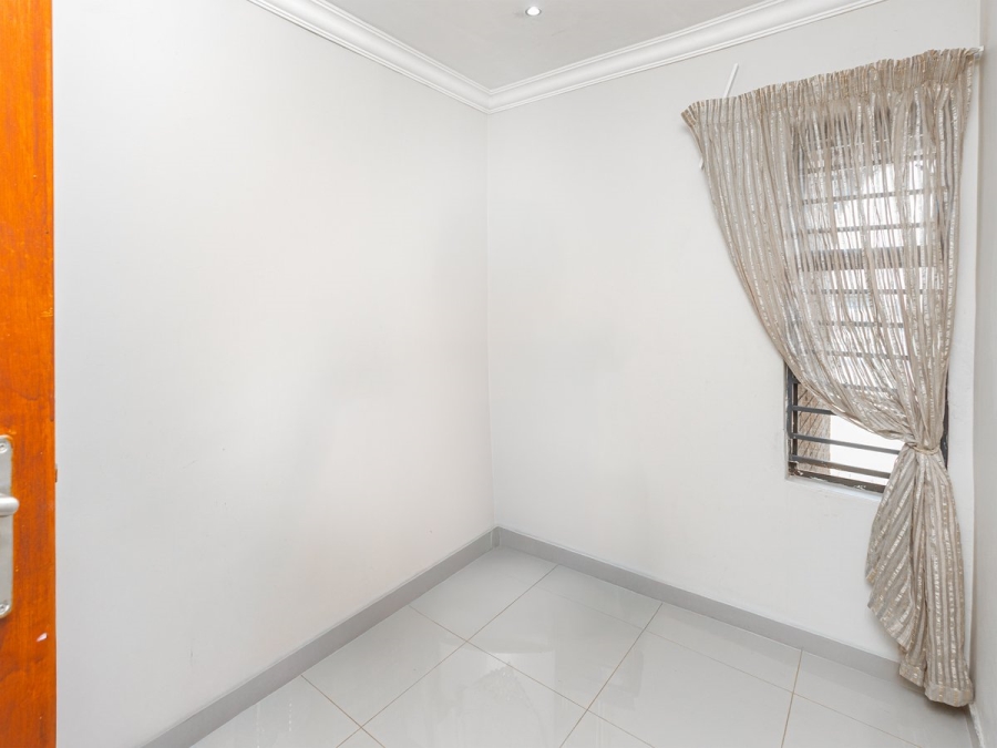  Bedroom Property for Sale in Lenasia Ext 5 Gauteng