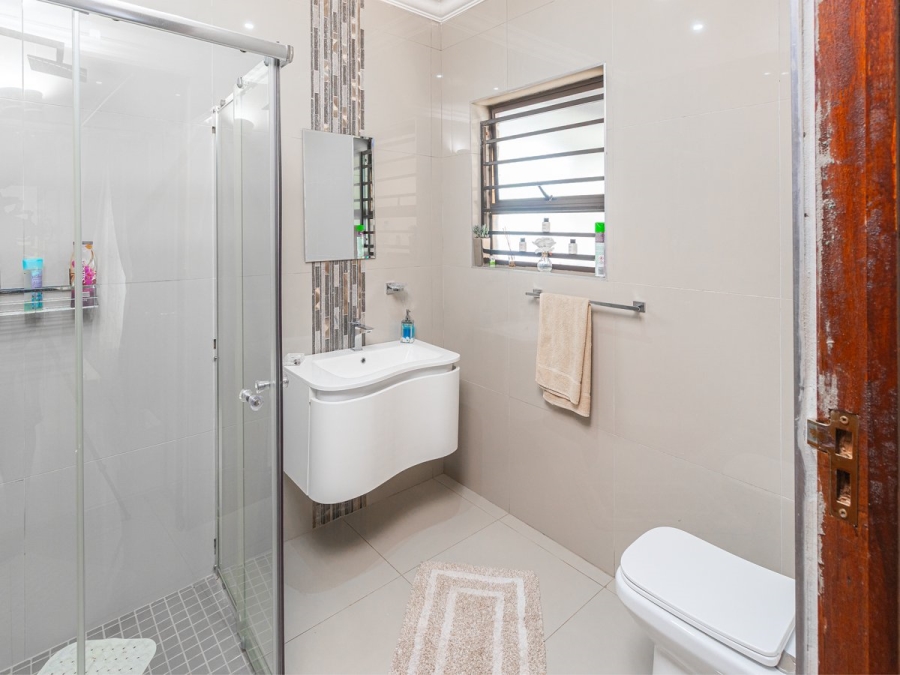  Bedroom Property for Sale in Lenasia Ext 5 Gauteng