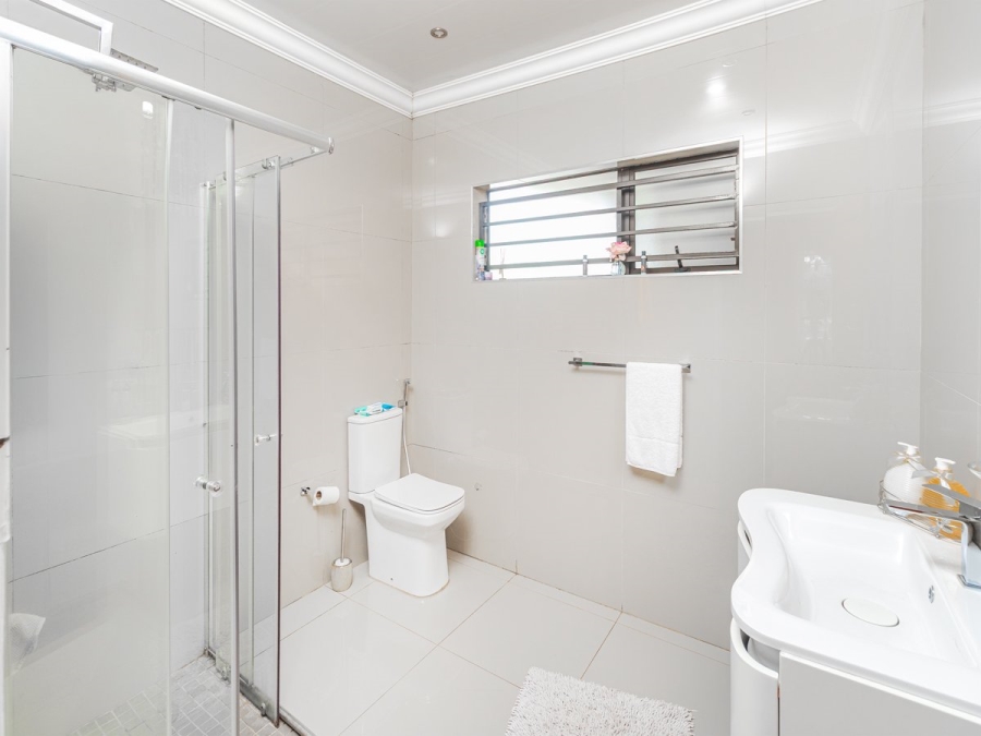  Bedroom Property for Sale in Lenasia Ext 5 Gauteng