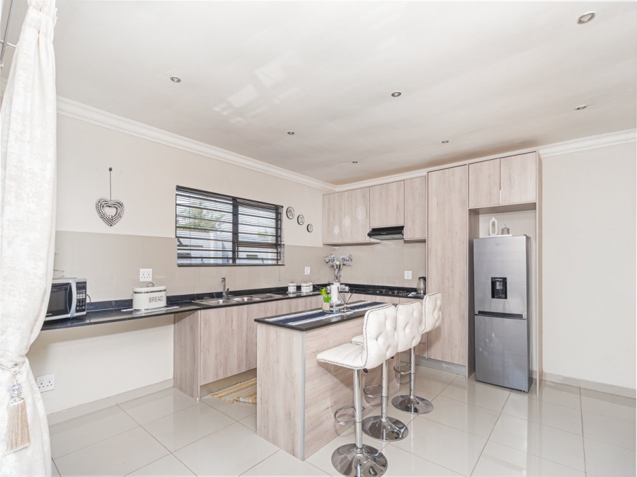  Bedroom Property for Sale in Lenasia Ext 5 Gauteng