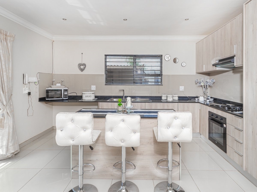  Bedroom Property for Sale in Lenasia Ext 5 Gauteng