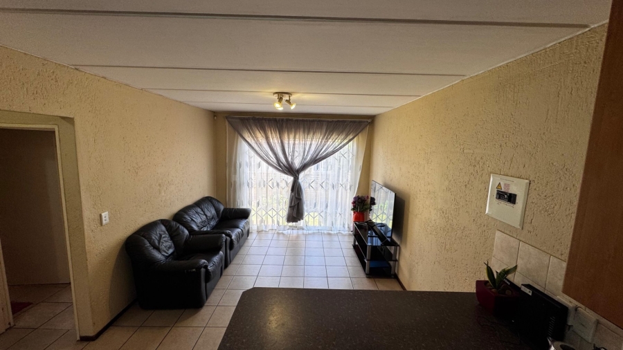 2 Bedroom Property for Sale in Heuwelsig Estate Gauteng