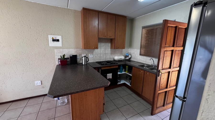 2 Bedroom Property for Sale in Heuwelsig Estate Gauteng