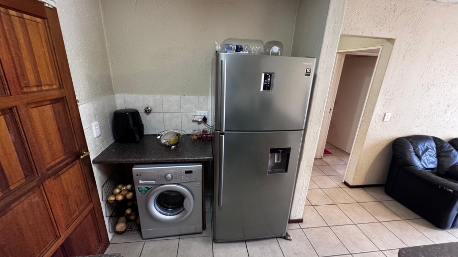 2 Bedroom Property for Sale in Heuwelsig Estate Gauteng