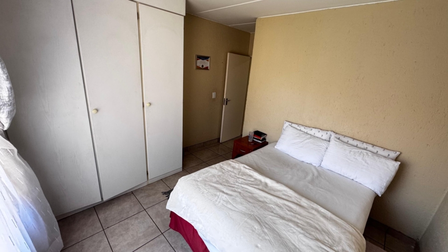 2 Bedroom Property for Sale in Heuwelsig Estate Gauteng