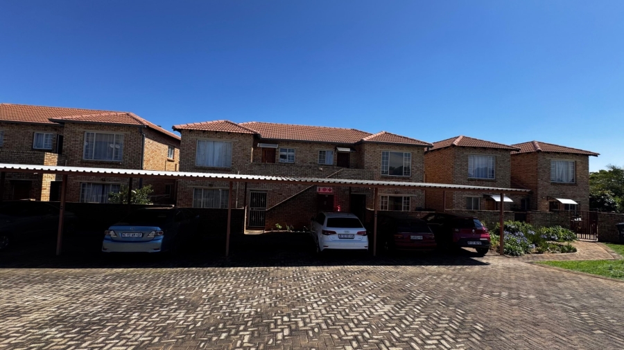 2 Bedroom Property for Sale in Heuwelsig Estate Gauteng