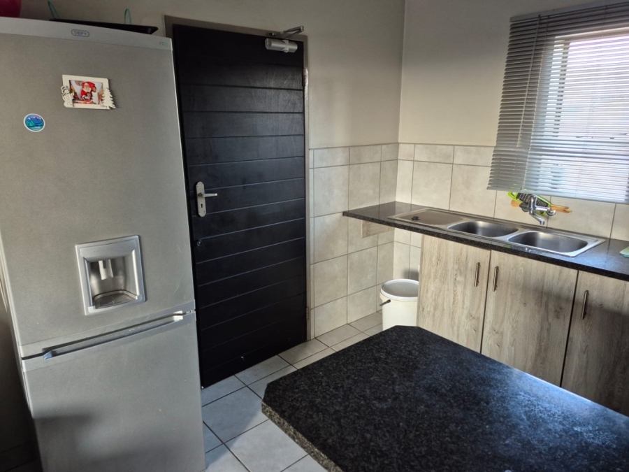 2 Bedroom Property for Sale in Heuweloord Gauteng