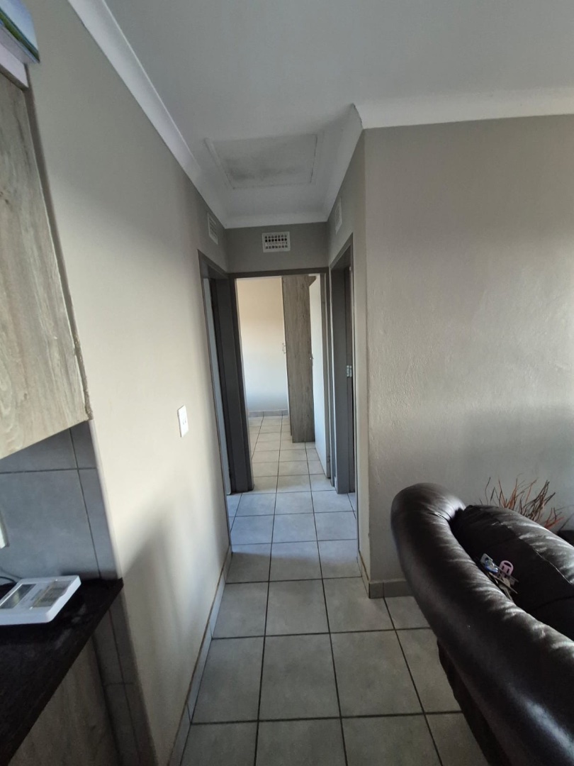 2 Bedroom Property for Sale in Heuweloord Gauteng
