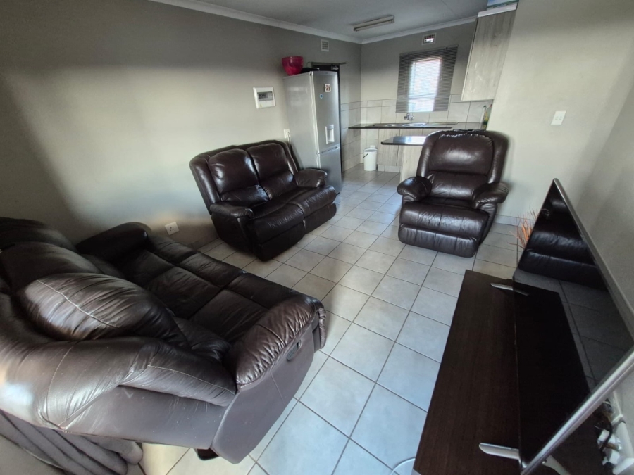 2 Bedroom Property for Sale in Heuweloord Gauteng