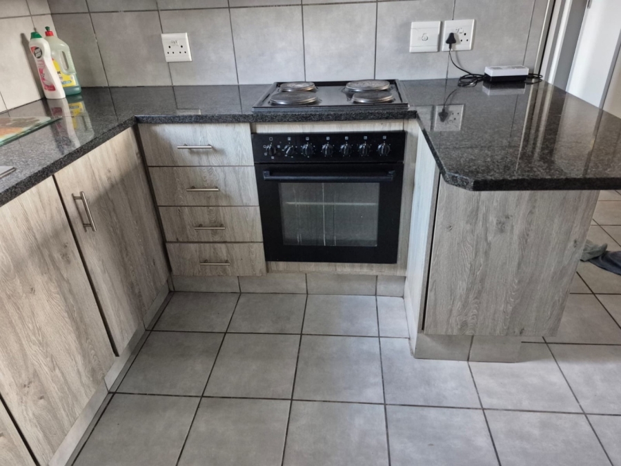 2 Bedroom Property for Sale in Heuweloord Gauteng