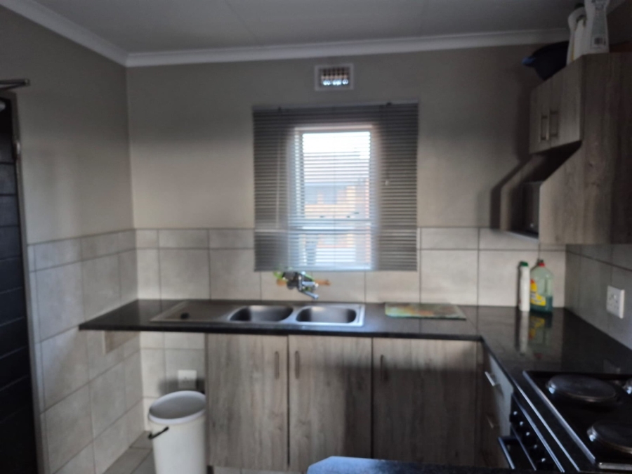 2 Bedroom Property for Sale in Heuweloord Gauteng