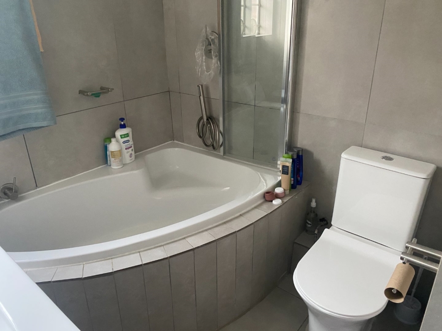 1 Bedroom Property for Sale in Villieria Gauteng