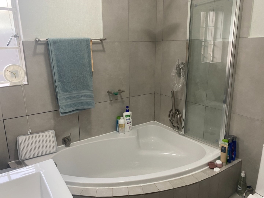 1 Bedroom Property for Sale in Villieria Gauteng