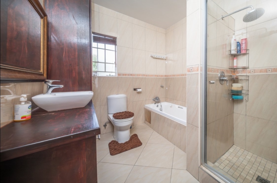 2 Bedroom Property for Sale in Eden Glen Gauteng