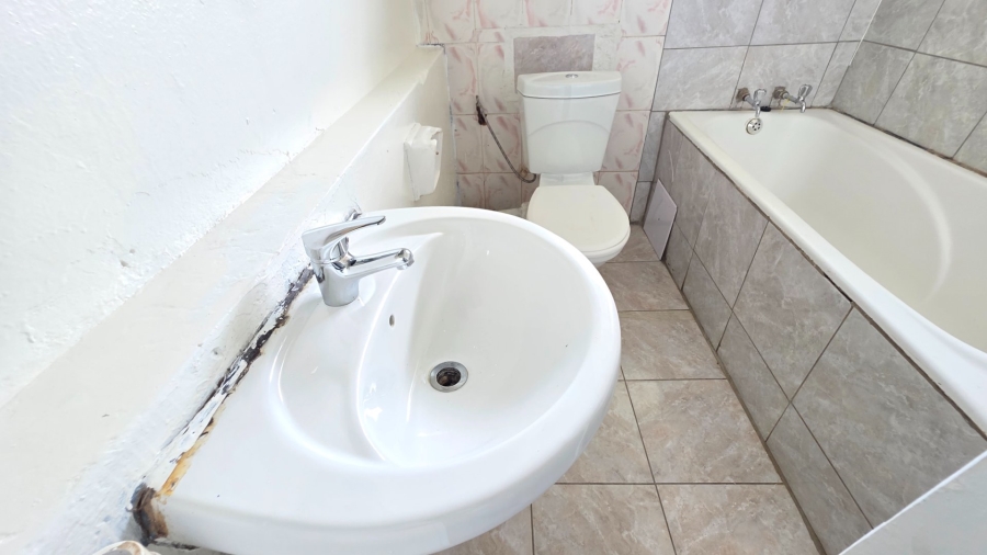 To Let 3 Bedroom Property for Rent in Laudium Gauteng