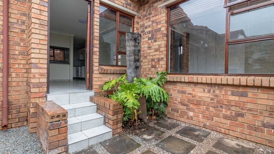 2 Bedroom Property for Sale in Rangeview Gauteng