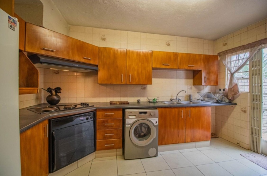 3 Bedroom Property for Sale in Corlett Gardens Gauteng