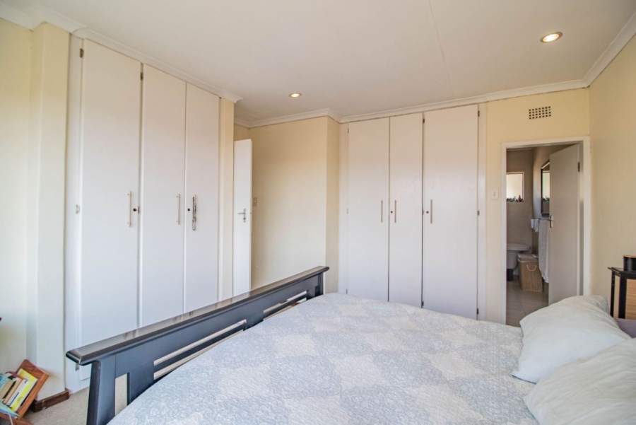 3 Bedroom Property for Sale in Corlett Gardens Gauteng