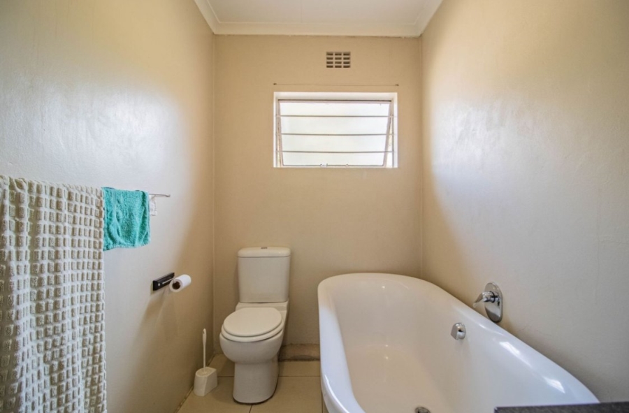 3 Bedroom Property for Sale in Corlett Gardens Gauteng