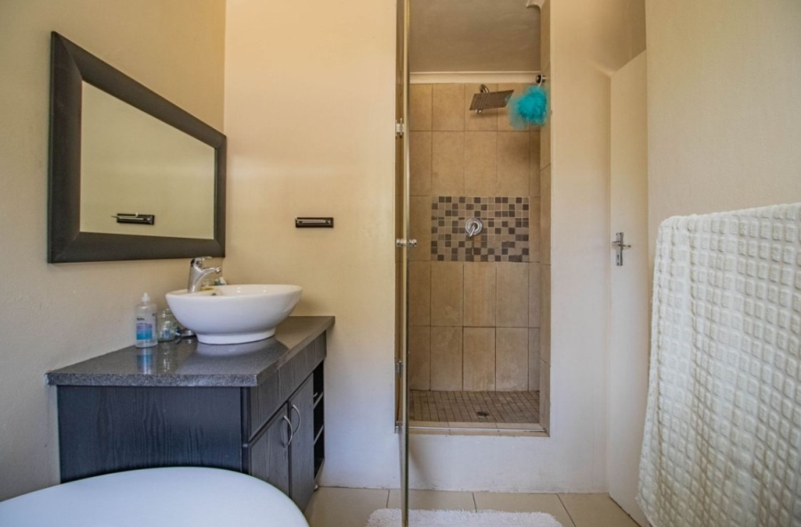 3 Bedroom Property for Sale in Corlett Gardens Gauteng