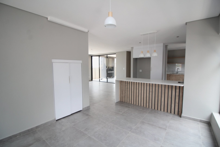 4 Bedroom Property for Sale in Thatchfield Hills Gauteng