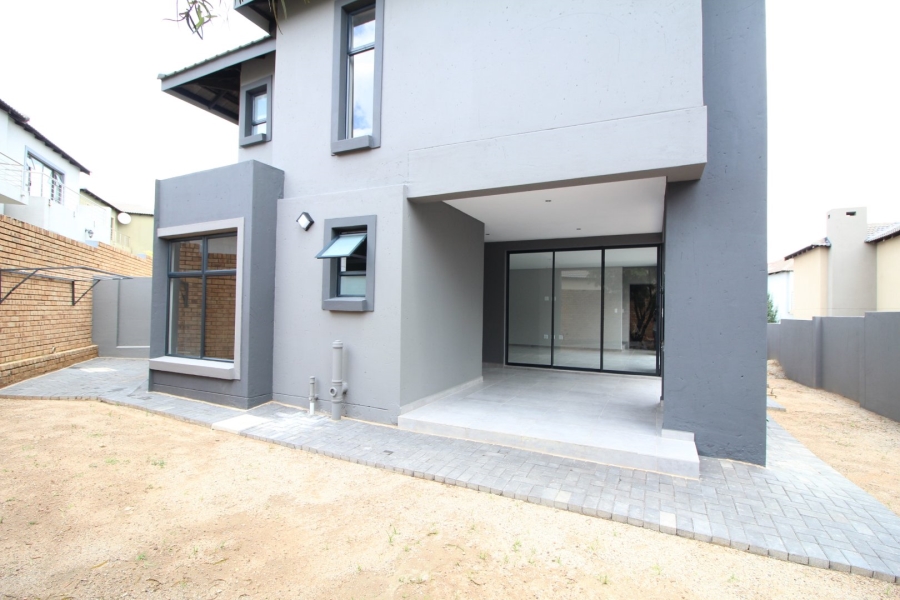 4 Bedroom Property for Sale in Thatchfield Hills Gauteng
