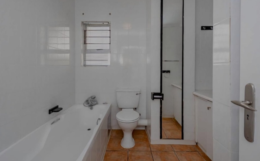 1 Bedroom Property for Sale in Bedfordview Gauteng