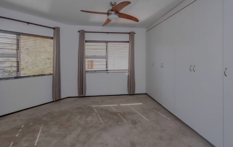 1 Bedroom Property for Sale in Bedfordview Gauteng