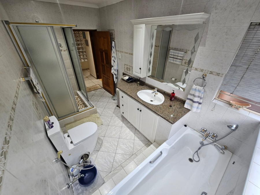 4 Bedroom Property for Sale in Erasmia Gauteng