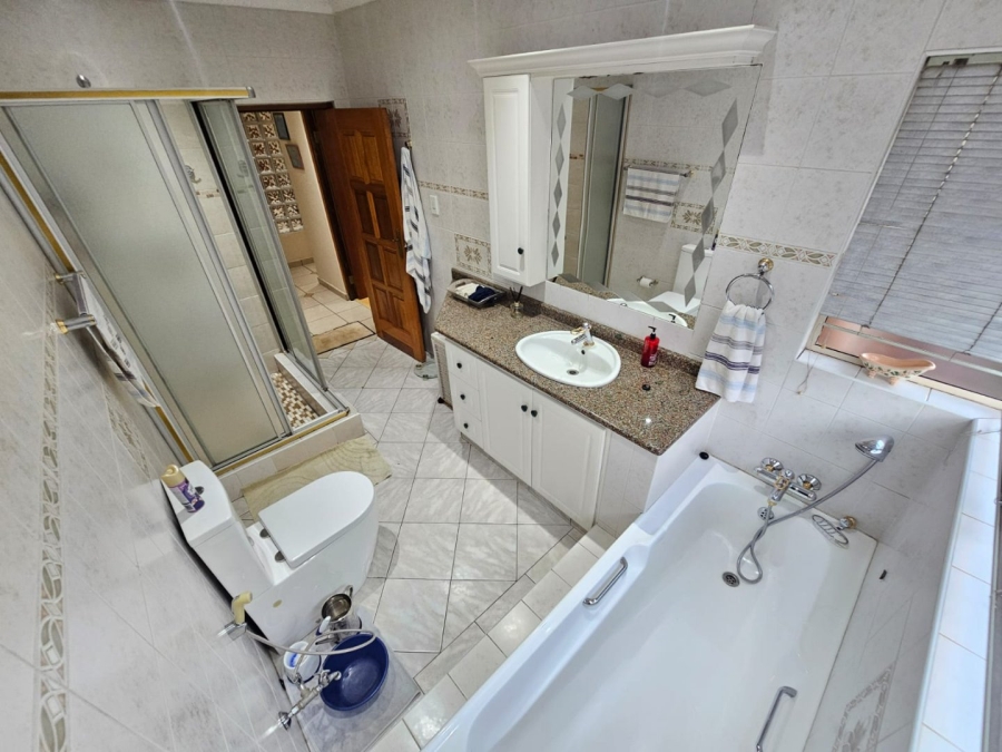 4 Bedroom Property for Sale in Erasmia Gauteng