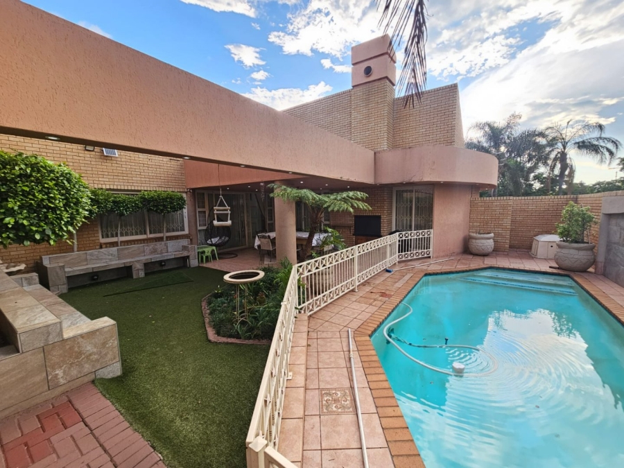 4 Bedroom Property for Sale in Erasmia Gauteng