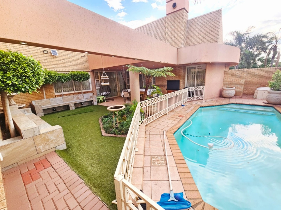 4 Bedroom Property for Sale in Erasmia Gauteng