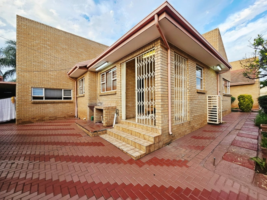 4 Bedroom Property for Sale in Erasmia Gauteng