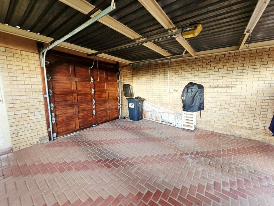 4 Bedroom Property for Sale in Erasmia Gauteng