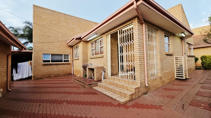4 Bedroom Property for Sale in Erasmia Gauteng