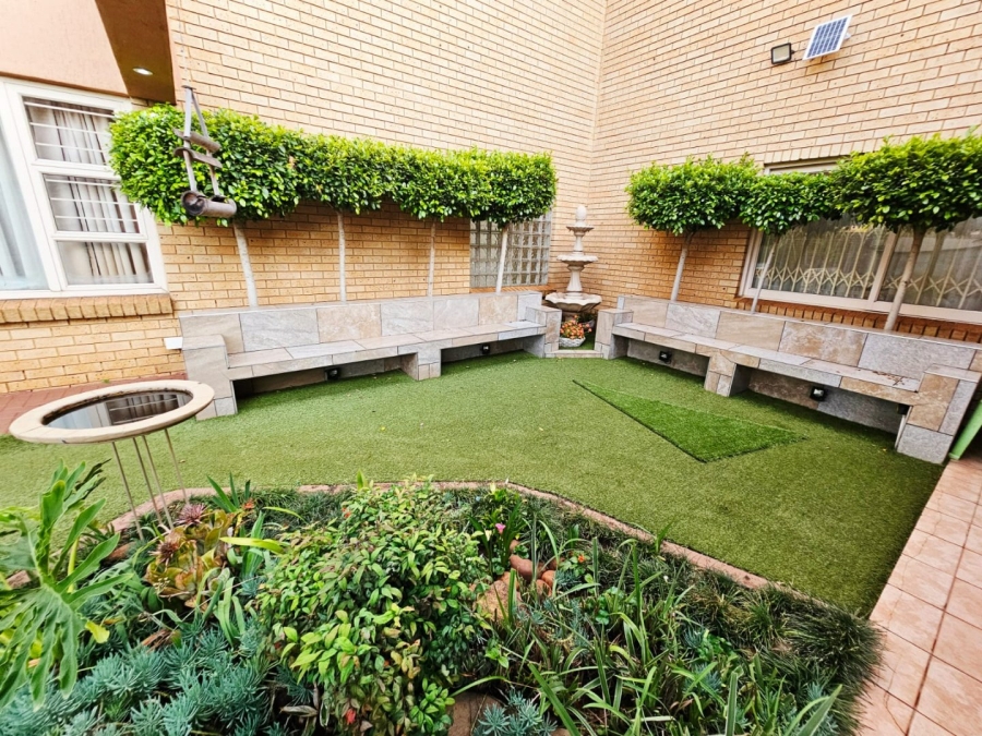 4 Bedroom Property for Sale in Erasmia Gauteng