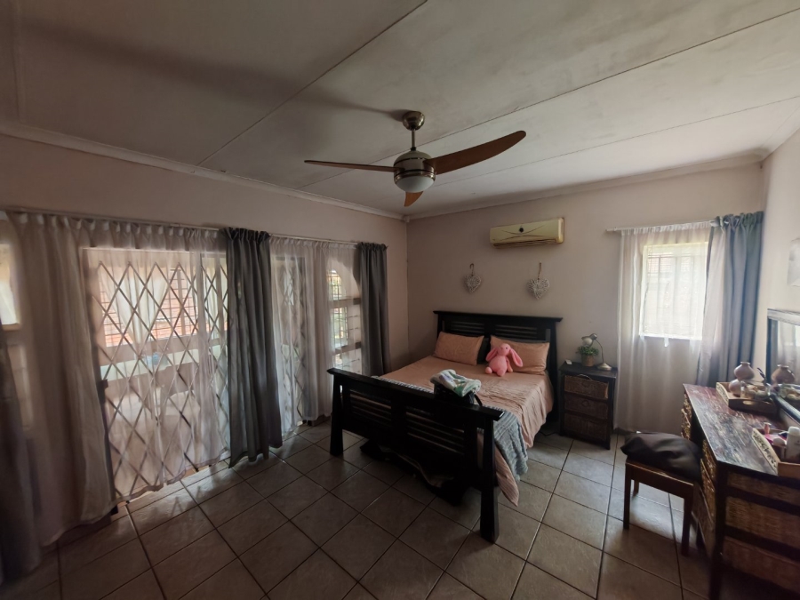 6 Bedroom Property for Sale in Theresa Park Gauteng