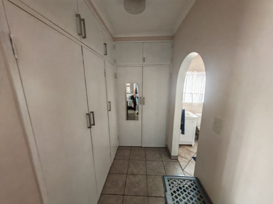 6 Bedroom Property for Sale in Theresa Park Gauteng