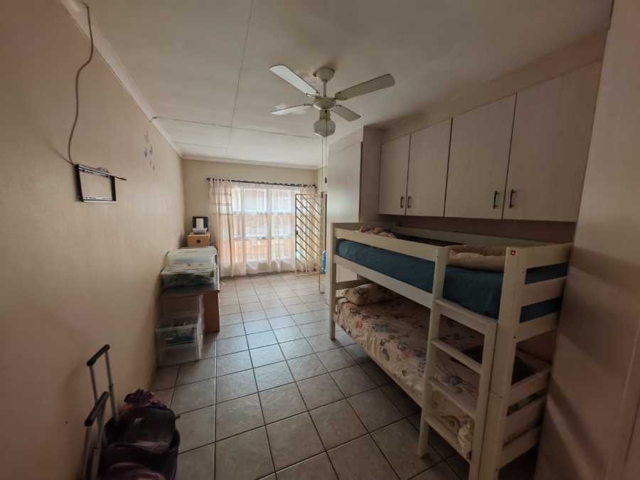 6 Bedroom Property for Sale in Theresa Park Gauteng