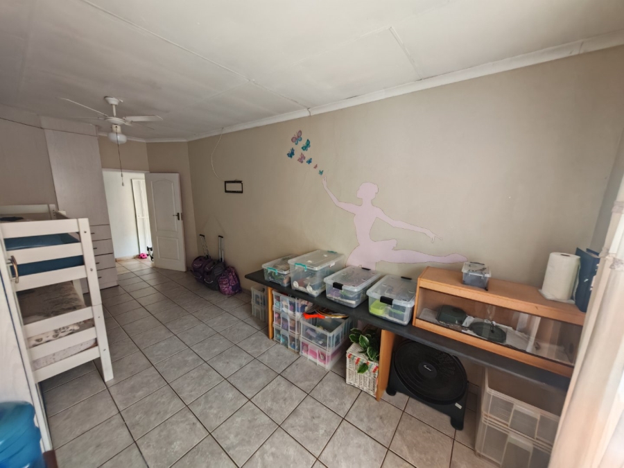 6 Bedroom Property for Sale in Theresa Park Gauteng