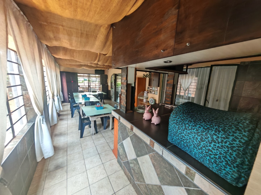 6 Bedroom Property for Sale in Theresa Park Gauteng