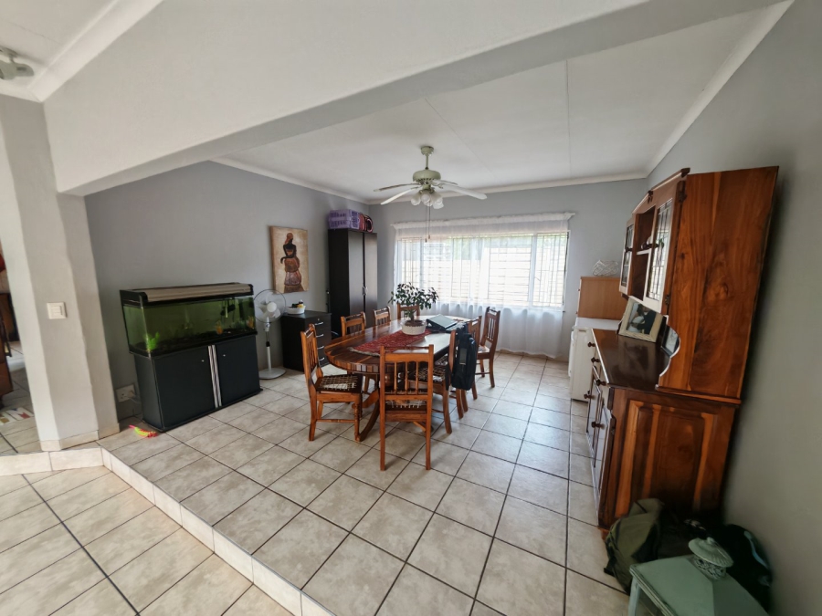 6 Bedroom Property for Sale in Theresa Park Gauteng