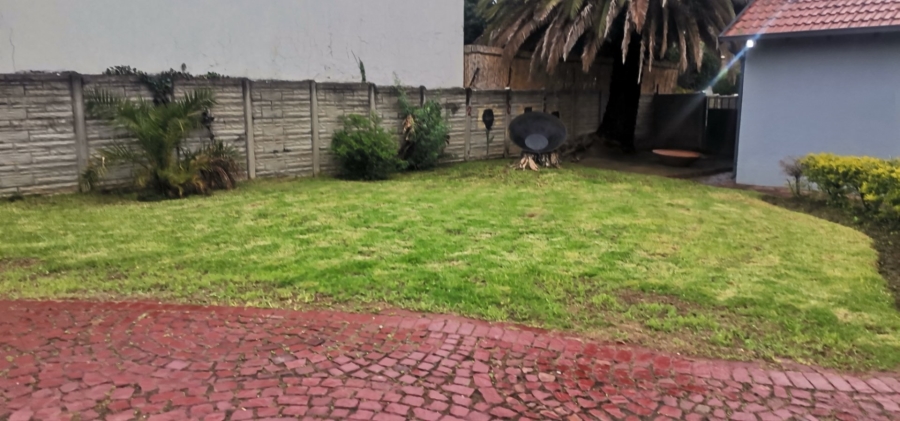 4 Bedroom Property for Sale in Glen Marais Gauteng