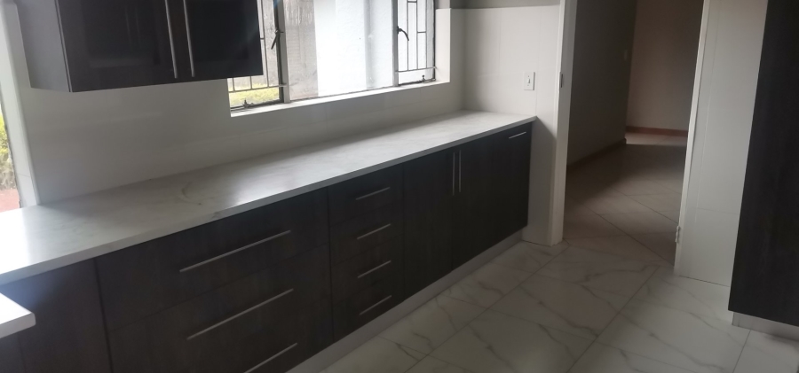 4 Bedroom Property for Sale in Glen Marais Gauteng