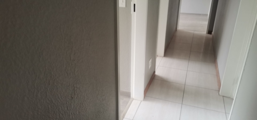 4 Bedroom Property for Sale in Glen Marais Gauteng